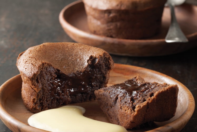 Média réf. 316 (1/1): Fondant au chocolat noir, crème à la vanille et piment d’Espelette